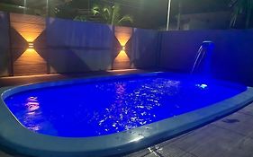 Casasveraneio casa com 3 Suites com ar condicionado à 100m da Praia de Barra De São Miguel, 8 minutos da praia bonita e a 3 do gunga , área de lazer privativa com piscina e churrasqueira!